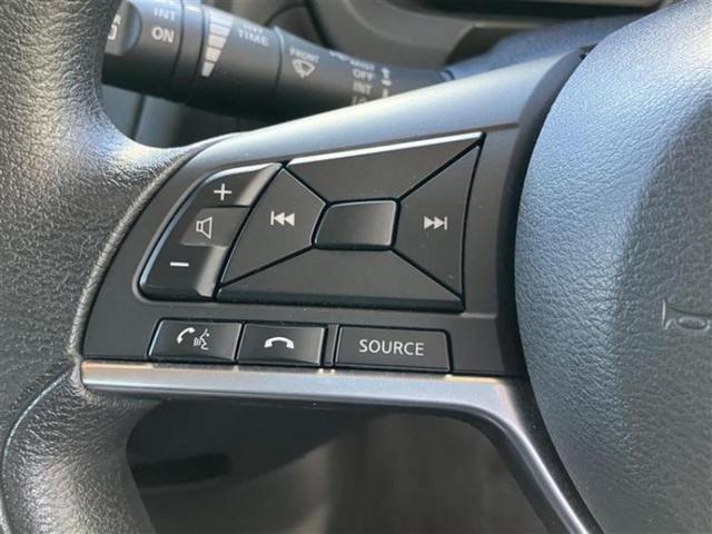 ノート Ｘ　保証書／純正　ＳＤナビ／エマージェンシーブレーキ／車線逸脱防止支援システム／ヘッドランプ　ＬＥＤ／ＥＢＤ付ＡＢＳ／横滑り防止装置／アイドリングストップ／バックモニター／フルセグＴＶ　バックカメラ（15枚目）