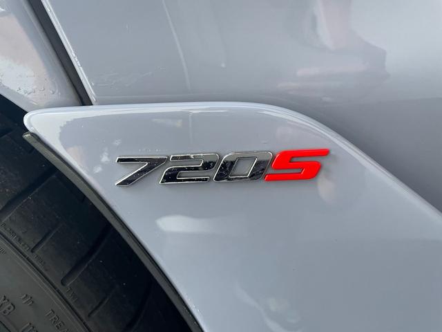 ７２０Ｓ ベースグレード　７２０Ｓ　パフォーマンス　ＭＳＯシルパネルー　リフティング　カーボンファイバー　スポーツエキゾースト（10枚目）