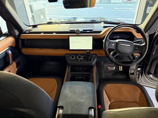 ディフェンダー １１０Ｘ　Ｄ３００　７人乗　ＡｐｐｌｅＣａｒＰｌａｙ　ＨＵＤ　Ｍｅｒｉｄｉａｎ　Ｓｏｕｎｄ（13枚目）