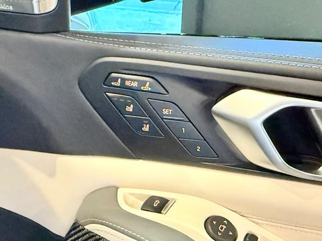 X7 BMW X7 TOKYO EDITION40dMsportB&Wサウンドシステムパノラマスカイラウンジサンルーフカーボンセンターコンソールシートクーラーヒーター 22インチブラックホイール(23枚目)