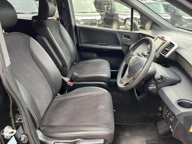 フリードスパイクハイブリッド ジャストセレクション　ハイブリッド　ＥＴＣ　バックカメラ　ナビ　ＴＶ　両側電動スライドドア　オートクルーズコントロール　ＨＩＤ　キーレスエントリー　アイドリングストップ　電動格納ミラー　ＣＶＴ　アルミホイール　ＣＤ　ＡＢＳ（35枚目）