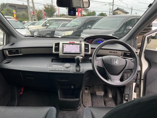 フリードスパイク G ジャストセレクション ナビ TV 両側スライド・片側電動 HID スマートキー 電動格納ミラー ウォークスルー CVT アルミホイール CD USB Bluetooth ABS エアコン パワーステアリング(2枚目)