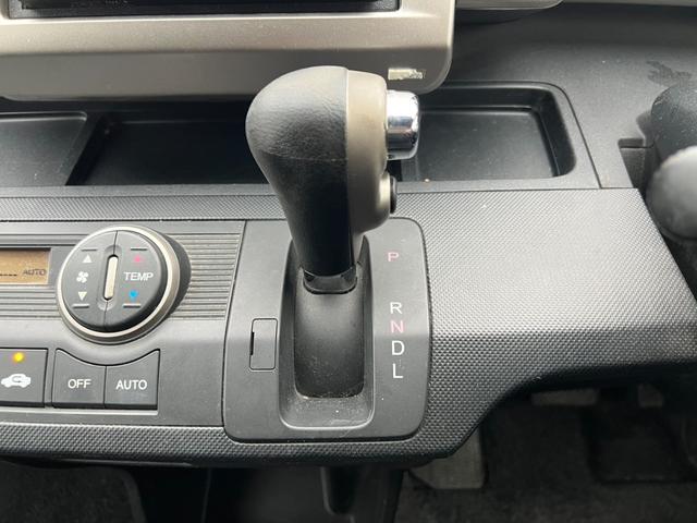 フリードスパイク G ジャストセレクション ナビ TV 両側スライド・片側電動 HID スマートキー 電動格納ミラー ウォークスルー CVT アルミホイール CD USB Bluetooth ABS エアコン パワーステアリング(9枚目)