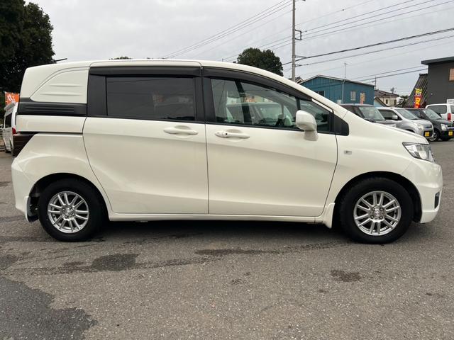 フリードスパイク G ジャストセレクション ナビ TV 両側スライド・片側電動 HID スマートキー 電動格納ミラー ウォークスルー CVT アルミホイール CD USB Bluetooth ABS エアコン パワーステアリング(14枚目)