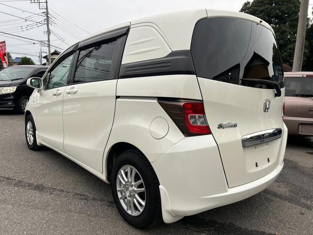 フリードスパイク G ジャストセレクション ナビ TV 両側スライド・片側電動 HID スマートキー 電動格納ミラー ウォークスルー CVT アルミホイール CD USB Bluetooth ABS エアコン パワーステアリング(16枚目)