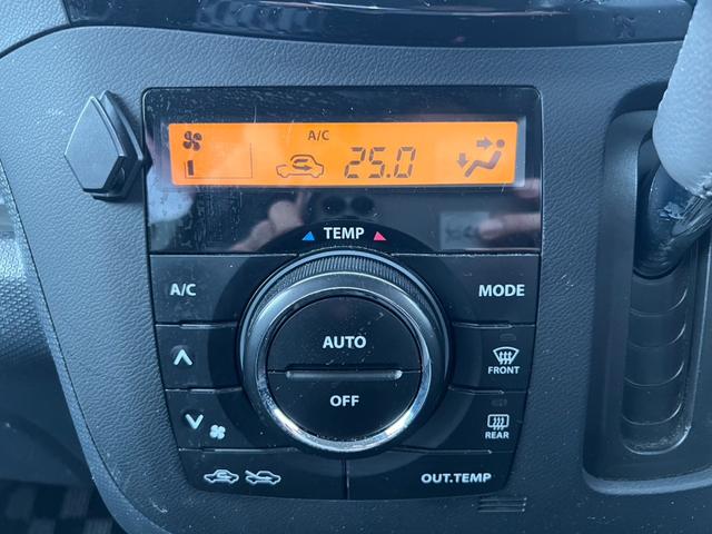 ソリオ ブラック&ホワイト ETC ナビ TV 両側電動スライドドア HID スマートキー 電動格納ミラー ウォークスルー CVT アルミホイール CD DVD再生 USB 盗難防止システム 衝突安全ボディ ABS エアコン(11枚目)