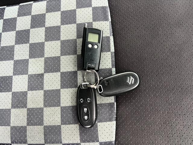 ソリオ ブラック&ホワイト ETC ナビ TV 両側電動スライドドア HID スマートキー 電動格納ミラー ウォークスルー CVT アルミホイール CD DVD再生 USB 盗難防止システム 衝突安全ボディ ABS エアコン(30枚目)