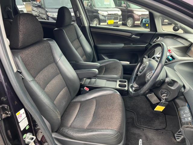 オデッセイ アブソルート　ＥＴＣ　バックカメラ　ナビ　オートクルーズコントロール　ＨＩＤ　サンルーフ　キーレスエントリー　電動格納ミラー　ＡＴ　アルミホイール　ＣＤ　盗難防止システム　衝突安全ボディ　ＡＢＳ　ＥＳＣ　エアコン（23枚目）