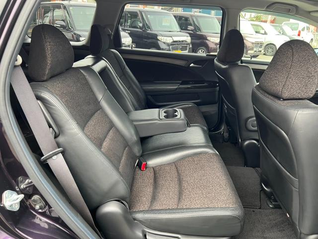 オデッセイ アブソルート　ＥＴＣ　バックカメラ　ナビ　オートクルーズコントロール　ＨＩＤ　サンルーフ　キーレスエントリー　電動格納ミラー　ＡＴ　アルミホイール　ＣＤ　盗難防止システム　衝突安全ボディ　ＡＢＳ　ＥＳＣ　エアコン（26枚目）