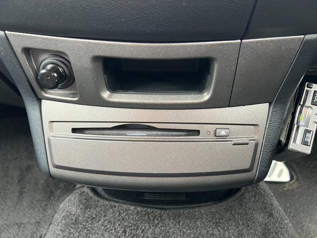 オデッセイ アブソルート　ＥＴＣ　バックカメラ　ナビ　オートクルーズコントロール　ＨＩＤ　サンルーフ　キーレスエントリー　電動格納ミラー　ＡＴ　アルミホイール　ＣＤ　盗難防止システム　衝突安全ボディ　ＡＢＳ　ＥＳＣ　エアコン（35枚目）