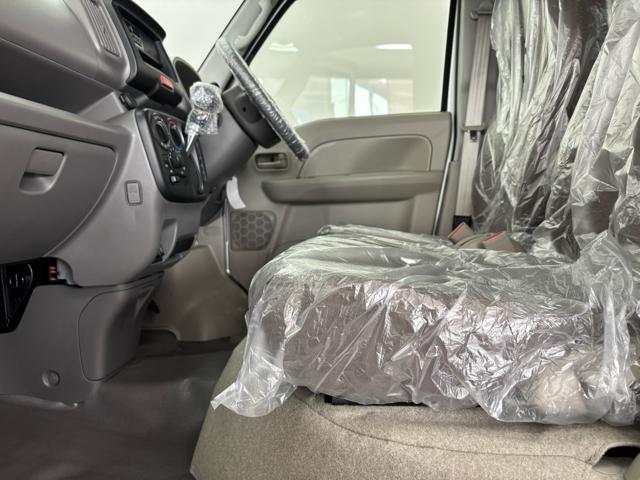 エブリイ ＰＡリミテッド　衝突被害軽減システム　誤発進抑制装置　キーレス　マニュアルエアコン　アイドリングストップ　オートライト（19枚目）