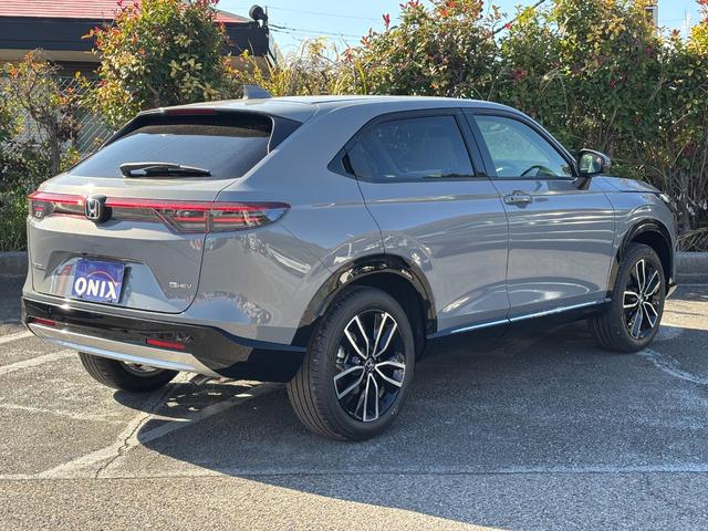 ヴェゼル ｅ：ＨＥＶ　Ｚ　登録済未使用車　ＨｏｎｄａＳＥＮＳＩＮＧ　パワーリアゲート　電子パーキング　ブレーキホールド（8枚目）