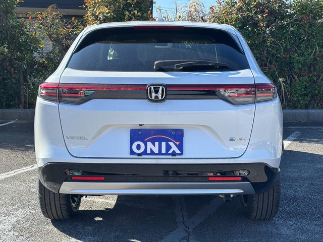 ヴェゼル ｅ：ＨＥＶ　Ｚ　登録済未使用車　ＨｏｎｄａＳＥＮＳＩＮＧ　パワーリアゲート　電子パーキング　ブレーキホールド（7枚目）