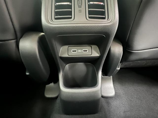 ヴェゼル ｅ：ＨＥＶ　Ｚ　登録済未使用車　ＨｏｎｄａＳＥＮＳＩＮＧ　パワーリアゲート　電子パーキング　ブレーキホールド（12枚目）