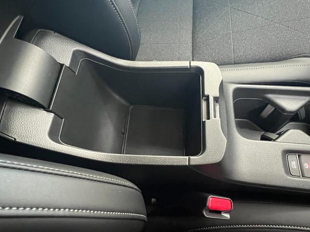 ヴェゼル ｅ：ＨＥＶ　Ｚ　登録済未使用車　ＨｏｎｄａＳＥＮＳＩＮＧ　パワーリアゲート　電子パーキング　ブレーキホールド（20枚目）