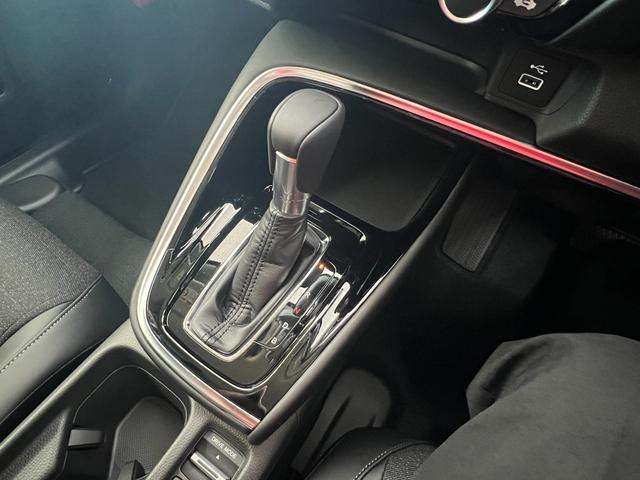 ヴェゼル ｅ：ＨＥＶ　Ｚ　登録済未使用車　ＨｏｎｄａＳＥＮＳＩＮＧ　パワーリアゲート　電子パーキング　ブレーキホールド（42枚目）