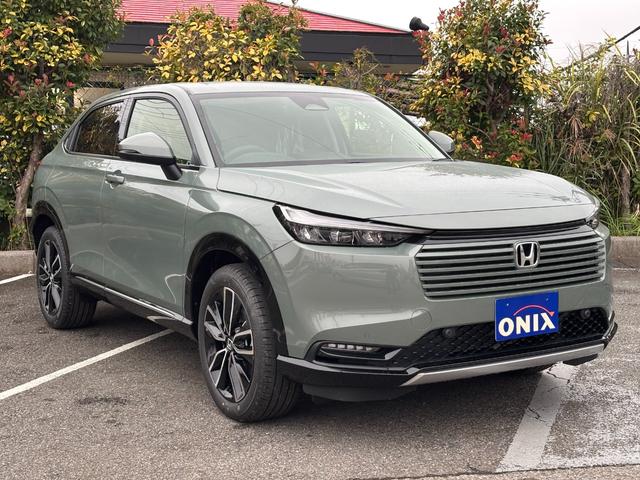 ヴェゼル ｅ：ＨＥＶ　Ｚ　登録済未使用車　ＨｏｎｄａＳＥＮＳＩＮＧ　パワーリアゲート　電子パーキング　ブレーキホールド（3枚目）