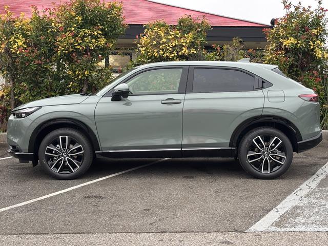 ヴェゼル ｅ：ＨＥＶ　Ｚ　登録済未使用車　ＨｏｎｄａＳＥＮＳＩＮＧ　パワーリアゲート　電子パーキング　ブレーキホールド（4枚目）