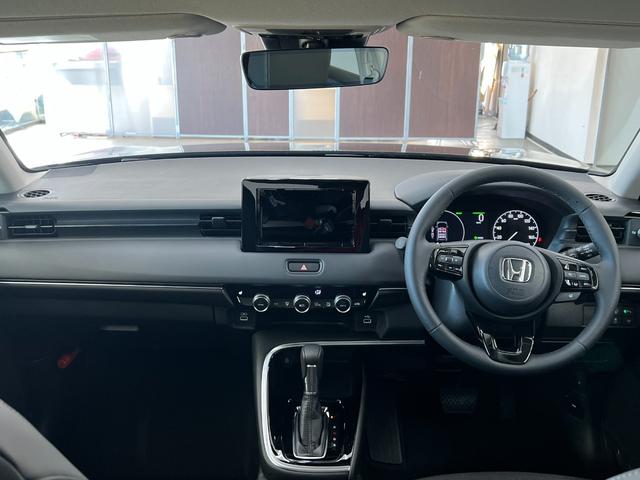 ヴェゼル ｅ：ＨＥＶ　Ｚ　登録済未使用車　ＨｏｎｄａＳＥＮＳＩＮＧ　パワーリアゲート　電子パーキング　ブレーキホールド（25枚目）