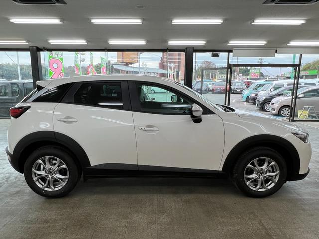 ＣＸ－３ １５Ｓ　ツーリング　登録済未使用車　アダプティブクルーズコントロール　コーナーセンサー　全方位カメラ　マツダコネクト　オルガン式ペダル　ＣａｒＰｌａｙ　フルセグテレビ（6枚目）