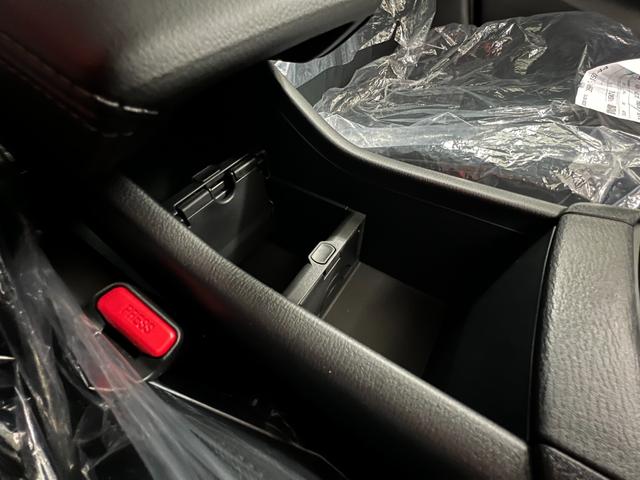 ＣＸ－３ １５Ｓ　ツーリング　登録済未使用車　アダプティブクルーズコントロール　コーナーセンサー　全方位カメラ　マツダコネクト　オルガン式ペダル　ＣａｒＰｌａｙ　フルセグテレビ（18枚目）