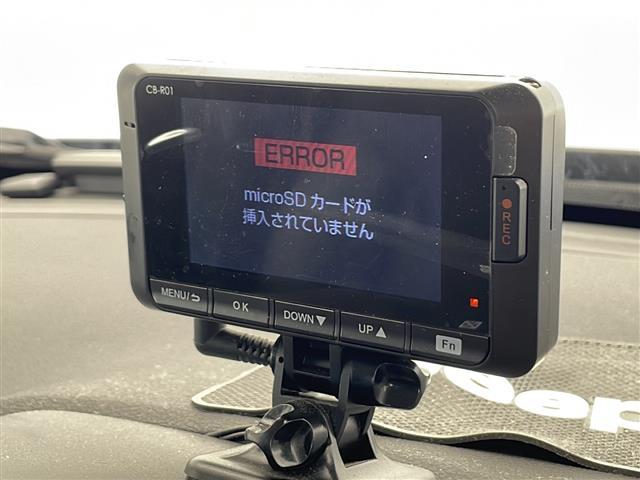 ジープ・レネゲード リミテッド　ワンオーナー　禁煙車　純正メモリナビ　バックカメラ　Ｂｌｕｅｔｏｏｔｈ／ＵＳＢ／ＡＵＸ接続　左右分離オートエアコン　アダプティブクルーズコントロール　ＥＴＣ２．０　純正１７インチアルミホイール（3枚目）