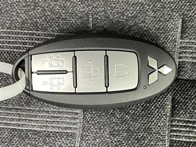 デリカミニ Ｔ　プレミアム　マイパイロット　衝突軽減ブレーキ　レーンキープアシスト　前後コーナーセンサー　ヒルディセントコントロール　両側パワスラ　パドルシフト　オートライトハイビーム　デジタルインナーミラー（12枚目）