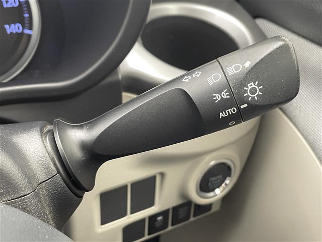 キャスト スタイルＸ　横滑り防止装置　社外オーディオ（ＦＭ／ＡＭ）　スマートキー　ハロゲンヘッドライト　エンジンプッシュスタート　電動格納ミラー　純正サイドバイザー　純正フロアマット　Ｗエアバッグ（7枚目）