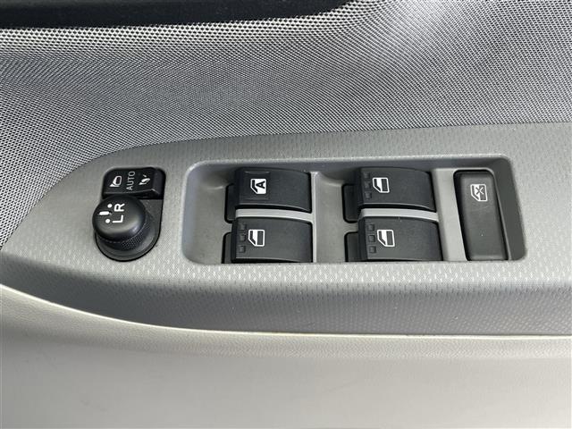 キャスト スタイルＸ　横滑り防止装置　社外オーディオ（ＦＭ／ＡＭ）　スマートキー　ハロゲンヘッドライト　エンジンプッシュスタート　電動格納ミラー　純正サイドバイザー　純正フロアマット　Ｗエアバッグ（14枚目）