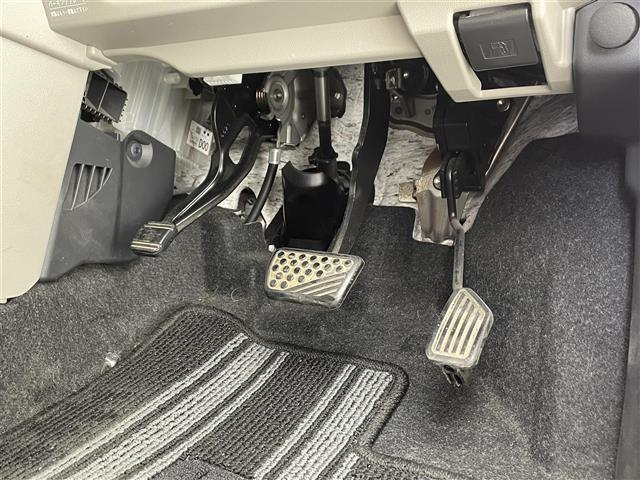 キャスト スタイルＸ　横滑り防止装置　社外オーディオ（ＦＭ／ＡＭ）　スマートキー　ハロゲンヘッドライト　エンジンプッシュスタート　電動格納ミラー　純正サイドバイザー　純正フロアマット　Ｗエアバッグ（16枚目）