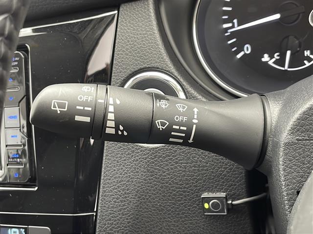 エクストレイル ２０Ｘｉ　社外ナビ　ＡＭ／ＦＭ／ＣＤ／ＤＶＤ／ＳＤ／ＵＳＢ／ＢＴ　フルセグＴＶ　アラウンドビューカメラ　プロパイロット　レーンキープアシスト　エマージェンシーブレーキ　パワーバックドア　シートヒーター（9枚目）
