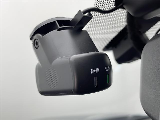 キックス Ｘ　純正ナビ　ＢＴ　フルセグＴＶ　プロパイロット　レーダークルーズコントロール　レーンキープアシスト　衝突軽減ブレーキ　アラウンドビューモニター　デジタルインナーミラー　ＥＴＣ　前方ドラレコ　ハーフレザー（2枚目）