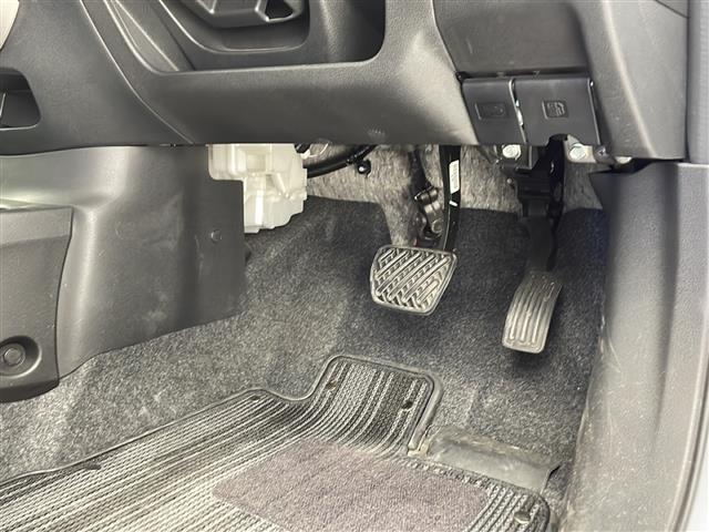 ノート 　純正ナビ　衝突軽減ブレーキ　車線逸脱警報　クリアランスソナー　全方位カメラ　オートライト　ＥＴＣ　電動格納ミラー　フロアマット　ステアリングスイッチ　スマートキー　スタートボタン（22枚目）