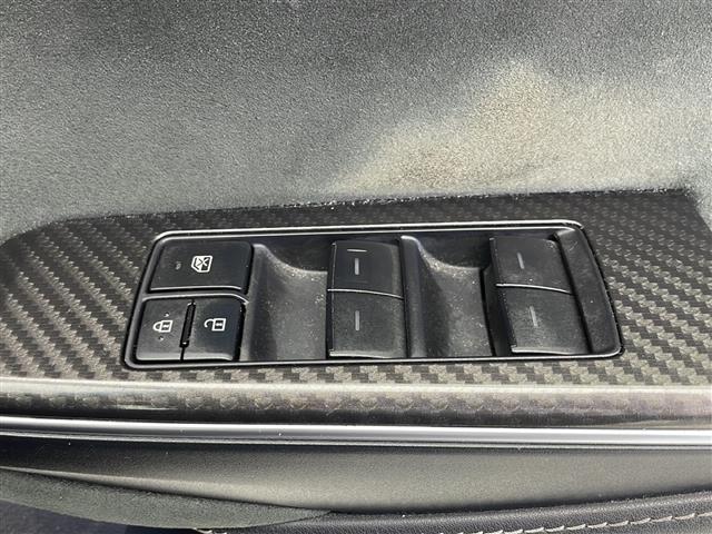 クラウンハイブリッド ＲＳアドバンス　純正ナビ（フルセグ／Ｂｌｕｅｔｏｏｔｈ／ＡＭ／ＦＭ／ＣＤ／ＳＤ／ＵＳＢ／ＡＵＸ）　トヨタセーフティセンス　バックカメラ　シートヒーター　パワーシート　シートメモリー　ＬＥＤヘッドライト　フォグランプ（21枚目）