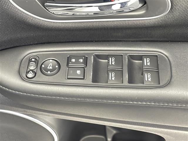 ヴェゼル ハイブリッドZ・ホンダセンシング 禁煙車 ホンダセンシング 純正9インチナビ BT/CD/DVD/TV ステアリングスイッチ オートライト オートワイパー スマートキーFシートヒーター 純正AW LEDライト パドルシフト(22枚目)