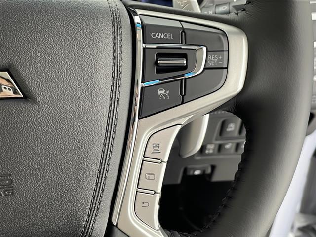 デリカD:5 ブラックエディション 衝突軽減ブレーキ レーンキープアシスト レーダークルーズコントロール 社外メモリナビ フリップダウンモニター バックカメラ スマートキー アイドリングストップ LEDヘッドライト Wエアバッグ(10枚目)