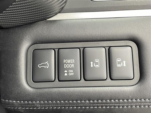 デリカD:5 ブラックエディション 衝突軽減ブレーキ レーンキープアシスト レーダークルーズコントロール 社外メモリナビ フリップダウンモニター バックカメラ スマートキー アイドリングストップ LEDヘッドライト Wエアバッグ(18枚目)