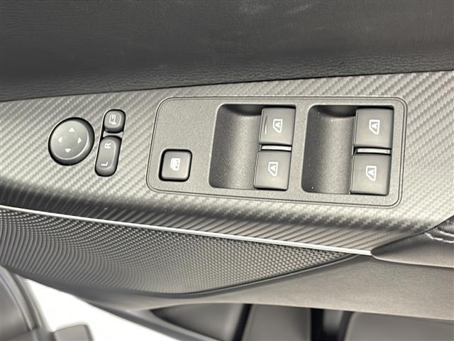 デリカD:5 ブラックエディション 衝突軽減ブレーキ レーンキープアシスト レーダークルーズコントロール 社外メモリナビ フリップダウンモニター バックカメラ スマートキー アイドリングストップ LEDヘッドライト Wエアバッグ(21枚目)