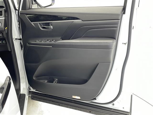 デリカD:5 ブラックエディション 衝突軽減ブレーキ レーンキープアシスト レーダークルーズコントロール 社外メモリナビ フリップダウンモニター バックカメラ スマートキー アイドリングストップ LEDヘッドライト Wエアバッグ(22枚目)