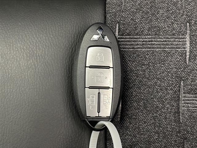 デリカミニ T プレミアム 横滑り防止 衝突軽減 カーテンエアバック Wサイドエアバック9型ディス/プレイオーディオBT/USBアイドリングストップ 純正アルミホイール 全方位カメラ ヒートステアリング サイドデカール(14枚目)