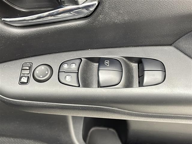 セレナ ハイウェイスター プロパイロットエディション アラウンドビューモニター 純正ビルトインETC 純正9インチSDナビ 純正フリップダウンモニター 両側パワースライライドドア(22枚目)