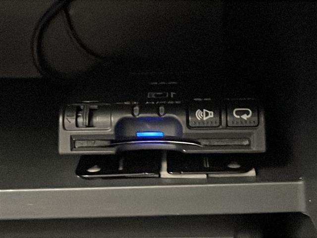 セレナ ハイウェイスター 25thスペシャルセレクションB アラウンドビューモニター 純正SDナビ 社外フリップダウンモニター 純正ドアバイザー 両側PSドア HDMI ISOFIX(7枚目)