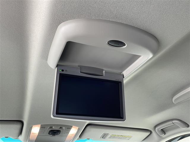 アルファード エンジンスタートボタン/前後コーナーセンサー/バックカメラ/フィリップダウンモニター/パワーシート/ETC/MTモード付AT/電動格納ミラー/オットマン/純正フロアマット/純正アルミホイール/禁煙車(3枚目)