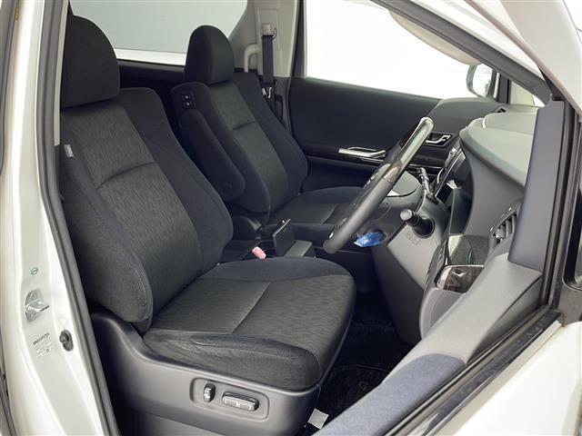 アルファード エンジンスタートボタン/前後コーナーセンサー/バックカメラ/フィリップダウンモニター/パワーシート/ETC/MTモード付AT/電動格納ミラー/オットマン/純正フロアマット/純正アルミホイール/禁煙車(23枚目)