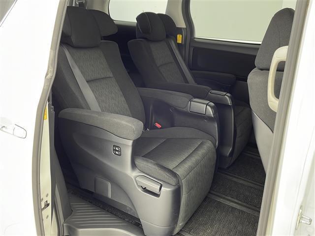 アルファード エンジンスタートボタン/前後コーナーセンサー/バックカメラ/フィリップダウンモニター/パワーシート/ETC/MTモード付AT/電動格納ミラー/オットマン/純正フロアマット/純正アルミホイール/禁煙車(26枚目)