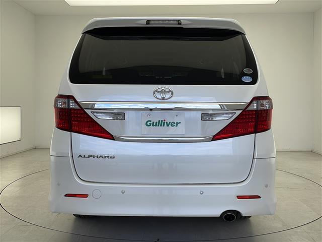 アルファード エンジンスタートボタン/前後コーナーセンサー/バックカメラ/フィリップダウンモニター/パワーシート/ETC/MTモード付AT/電動格納ミラー/オットマン/純正フロアマット/純正アルミホイール/禁煙車(32枚目)