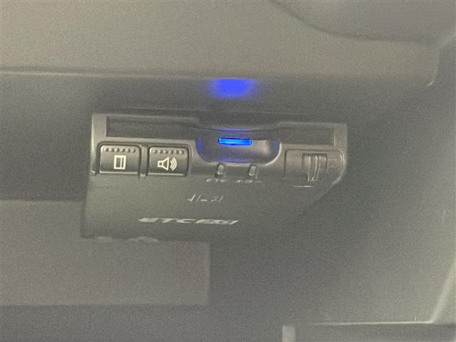 ノート 　衝突軽減ブレーキ　レーンキープアシスト　レーダークルーズコントロール　純正ＳＤナビ　ＥＴＣ　アイドリングストップ　スマートキー　ハーフレザーシート　ＬＥＤヘッドライト　社外フロアマット（3枚目）