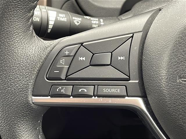 ノート 　衝突軽減ブレーキ　レーンキープアシスト　レーダークルーズコントロール　純正ＳＤナビ　ＥＴＣ　アイドリングストップ　スマートキー　ハーフレザーシート　ＬＥＤヘッドライト　社外フロアマット（9枚目）