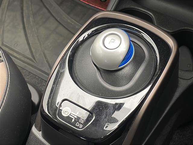 ノート 　衝突軽減ブレーキ　レーンキープアシスト　レーダークルーズコントロール　純正ＳＤナビ　ＥＴＣ　アイドリングストップ　スマートキー　ハーフレザーシート　ＬＥＤヘッドライト　社外フロアマット（15枚目）