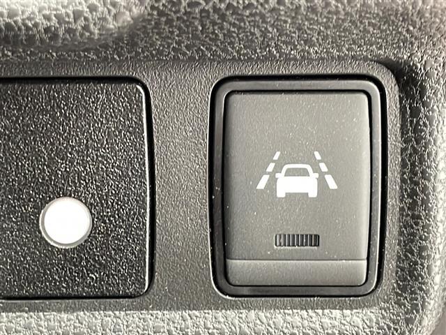 ノート 　衝突軽減ブレーキ　レーンキープアシスト　レーダークルーズコントロール　純正ＳＤナビ　ＥＴＣ　アイドリングストップ　スマートキー　ハーフレザーシート　ＬＥＤヘッドライト　社外フロアマット（19枚目）